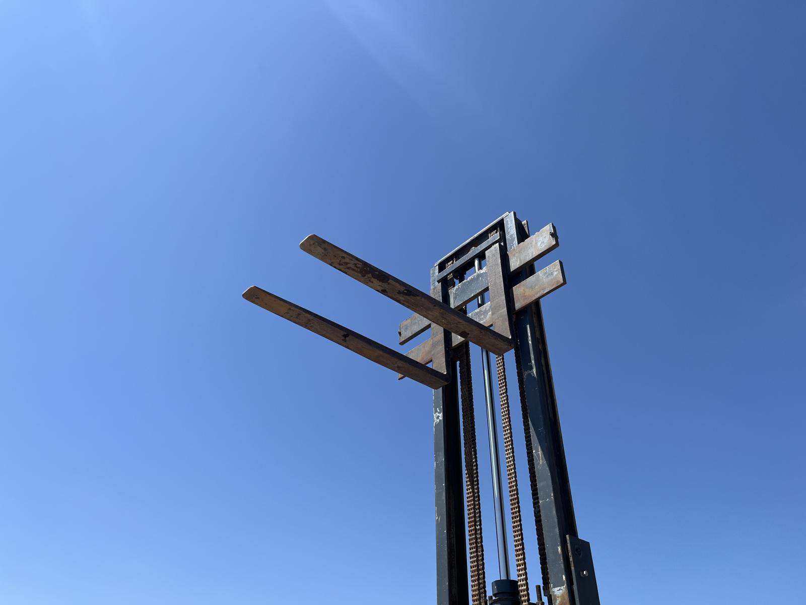 ./imagenes/INVOICE/2019/17233/MONTACARGAS MOFFETT M5500 (15).JPG